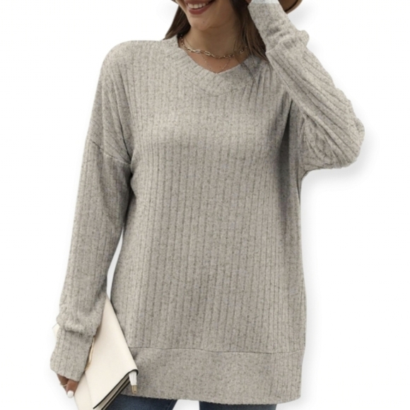 Andrew Marc NWT Sweater Medium Gray Pullover Oversized Comfy V-Neck - Picture 1 of 6